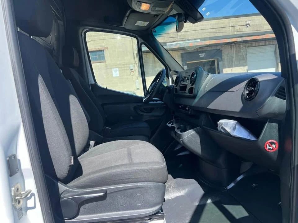 2024 Mercedes-Benz VS30 Sprinter - Image 11 of 15