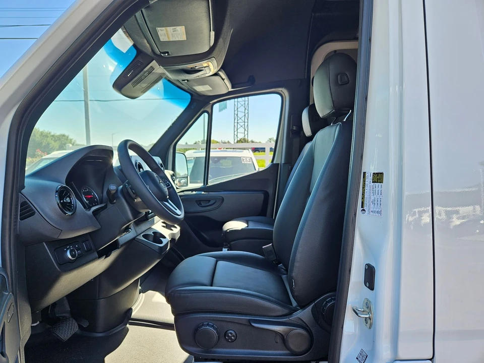2024 Mercedes-Benz VS30 Sprinter - Image 11 of 12