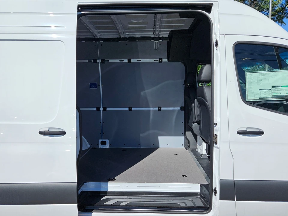 2024 Mercedes-Benz VS30 Sprinter - Image 2 of 21