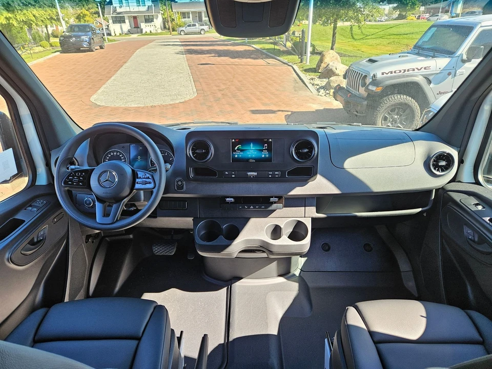 2024 Mercedes-Benz VS30 Sprinter - Image 12 of 21