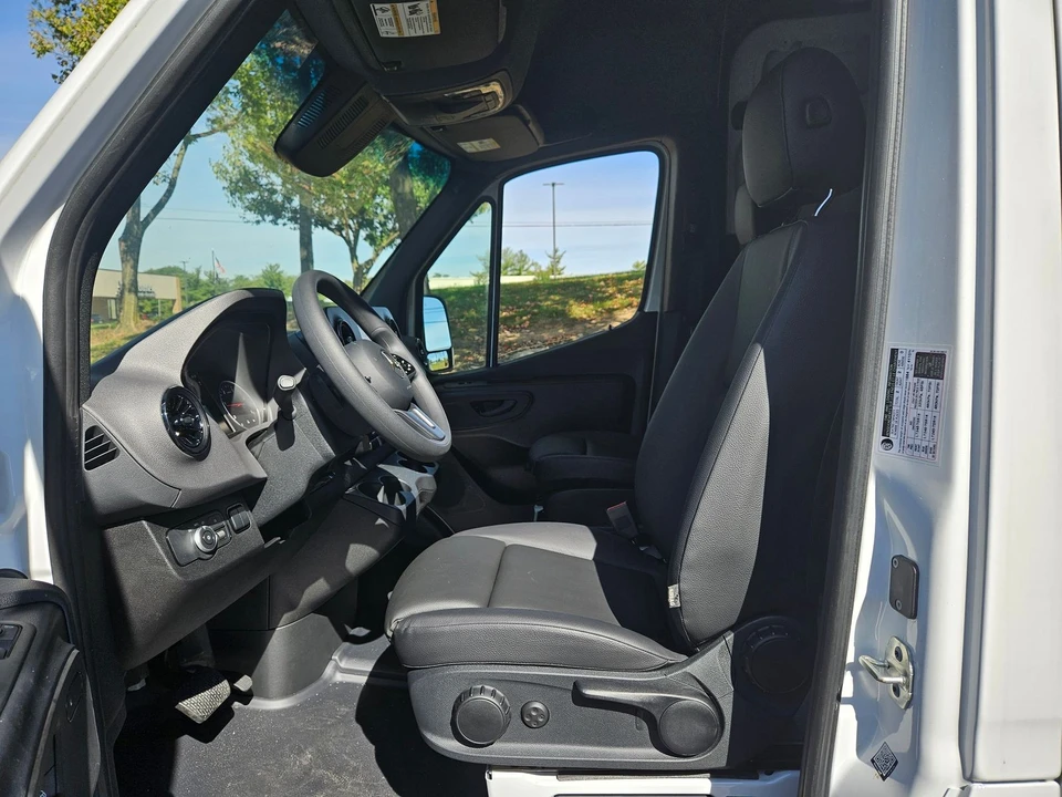 2024 Mercedes-Benz VS30 Sprinter - Image 11 of 12