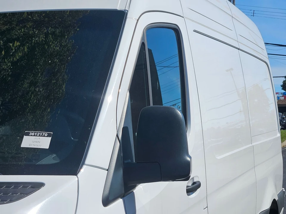 2024 Mercedes-Benz VS30 Sprinter - Image 8 of 12