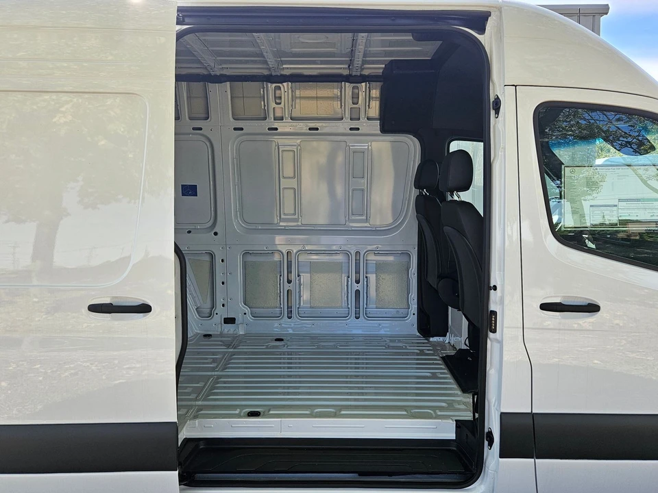 2024 Mercedes-Benz VS30 Sprinter - Image 2 of 12