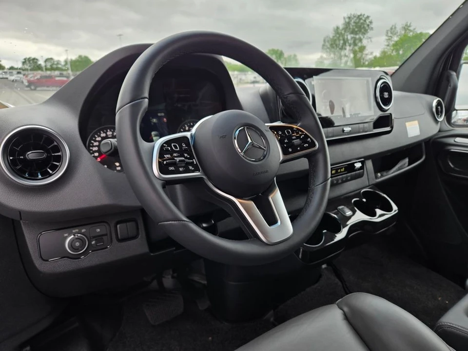 2024 Mercedes-Benz VS30 Sprinter - Image 15 of 21