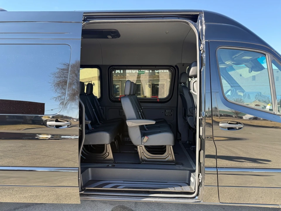 2024 Mercedes-Benz VS30 Sprinter - Image 8 of 21