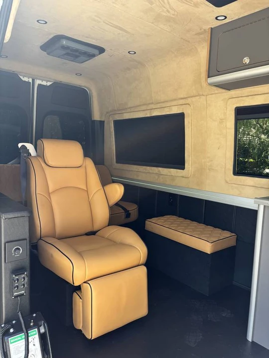 2024 Mercedes-Benz VS30 Sprinter - Image 4 of 9
