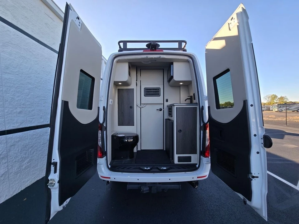 2024 Mercedes-Benz VS30 Sprinter - Image 3 of 12