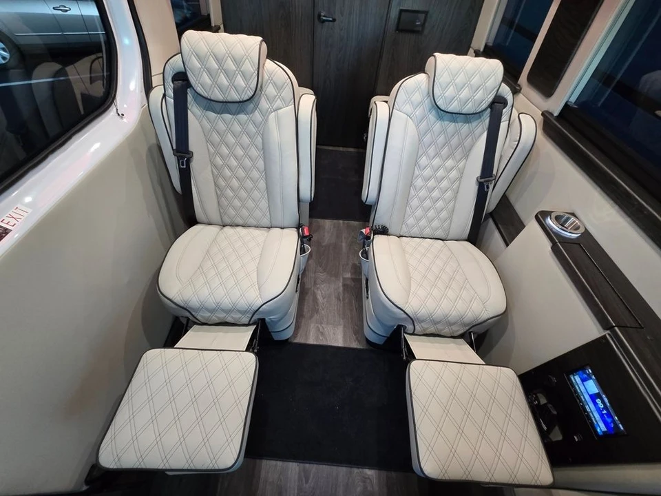 2024 Mercedes-Benz VS30 Sprinter - Image 2 of 12