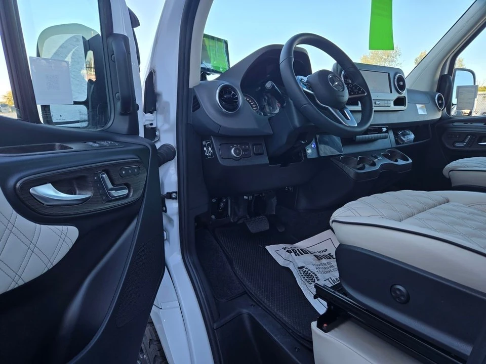 2024 Mercedes-Benz VS30 Sprinter - Image 6 of 12