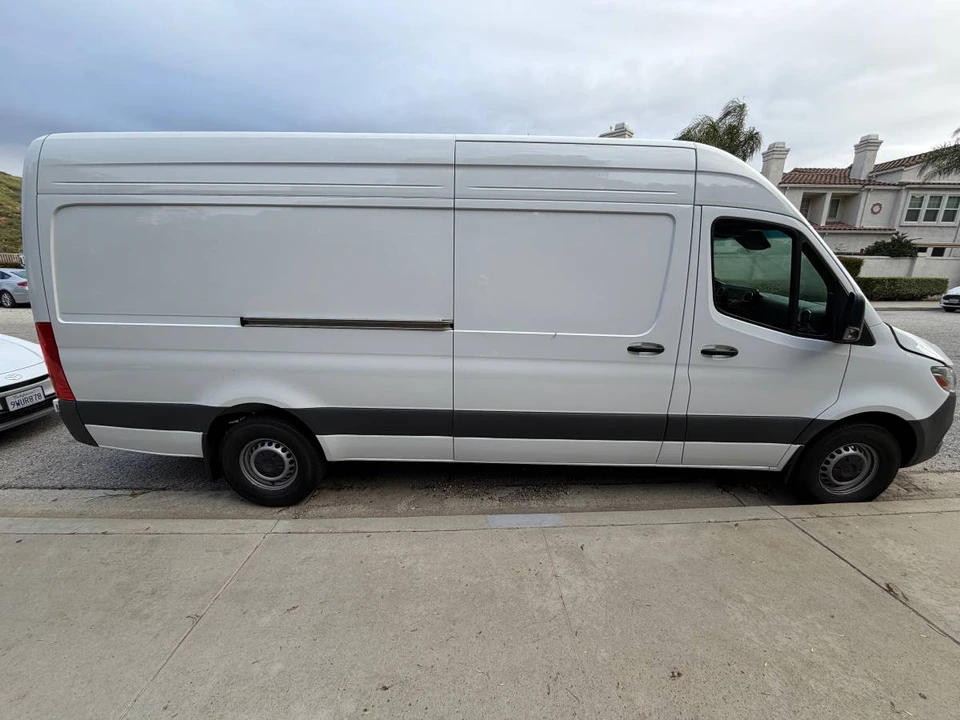 2024 Mercedes-Benz VS30 Sprinter - Image 4 of 5