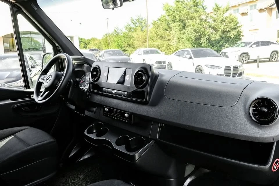 2024 Mercedes-Benz VS30 Sprinter - Image 8 of 20