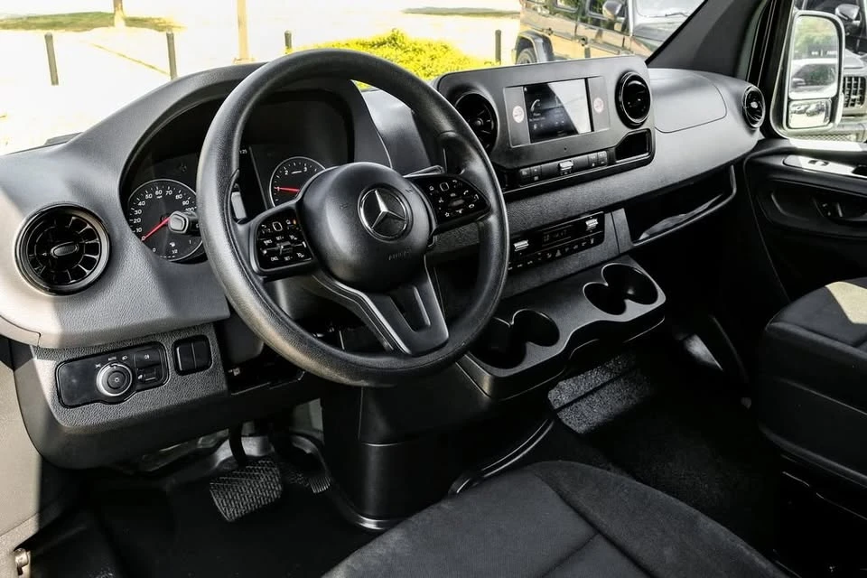 2024 Mercedes-Benz VS30 Sprinter - Image 10 of 20