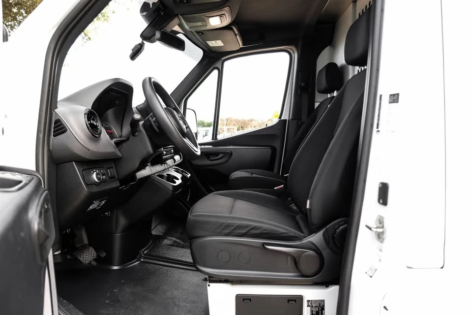2024 Mercedes-Benz VS30 Sprinter - Image 3 of 15