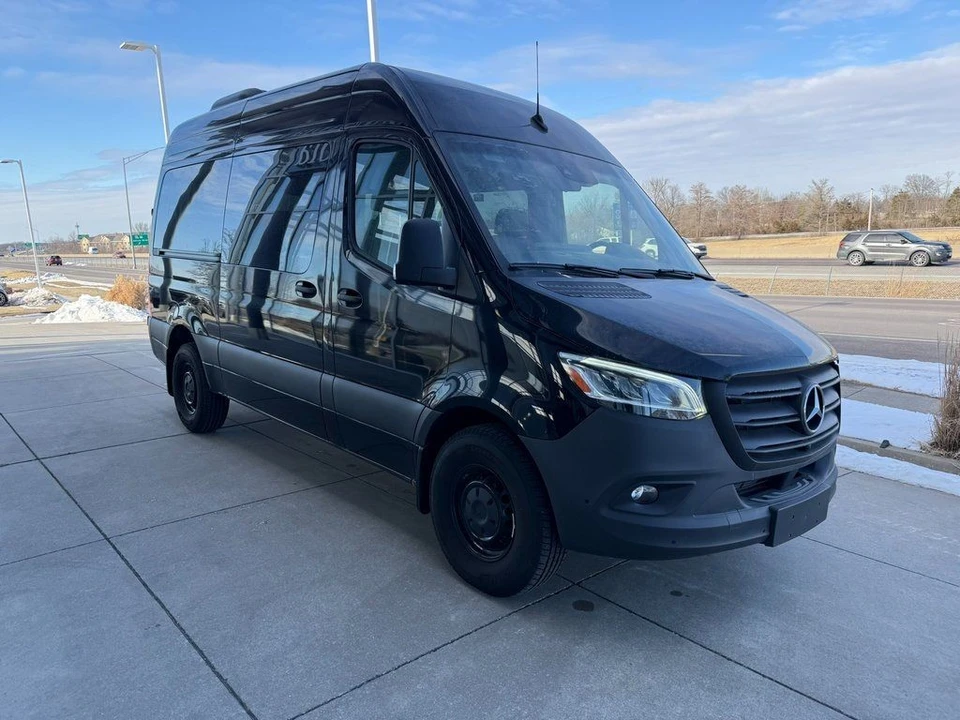 2024 Mercedes-Benz VS30 Sprinter - Image 3 of 12