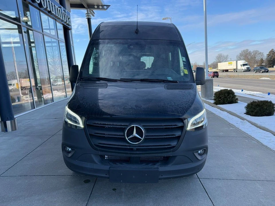 2024 Mercedes-Benz VS30 Sprinter - Image 2 of 12
