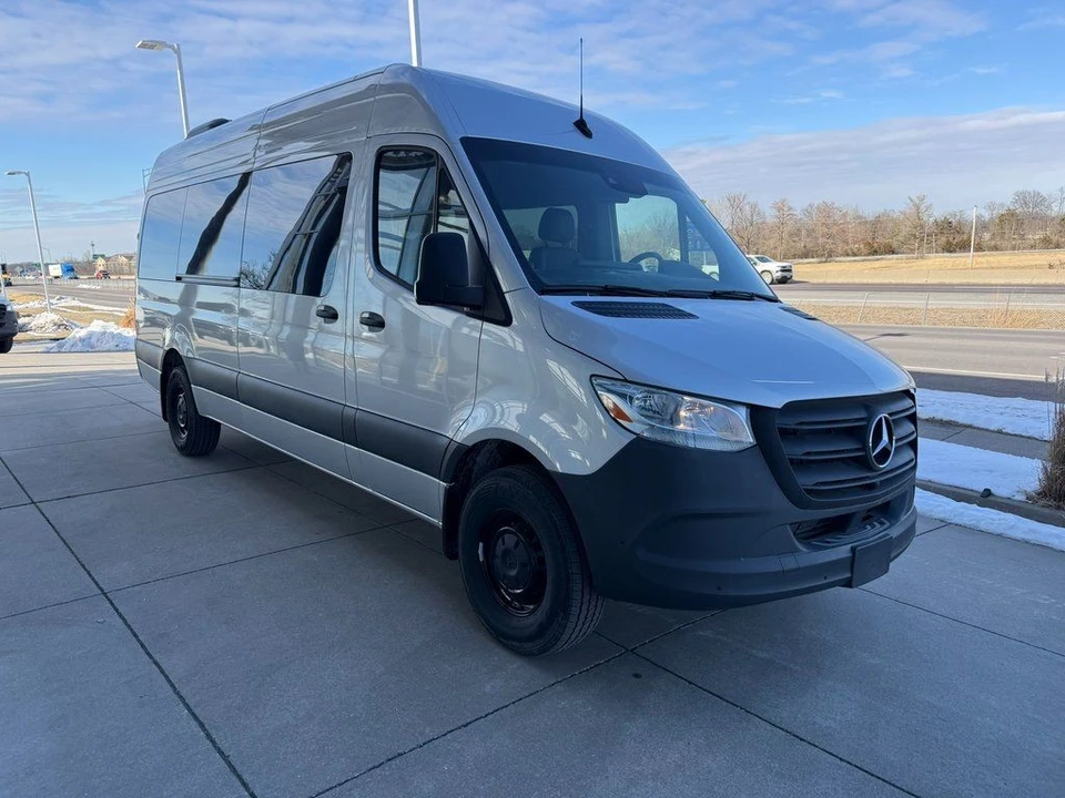 2024 Mercedes-Benz VS30 Sprinter - Image 3 of 21