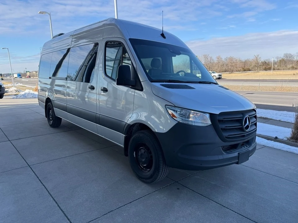 2024 Mercedes-Benz VS30 Sprinter - Image 3 of 12