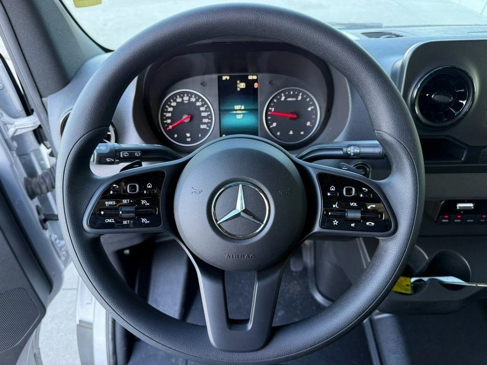 2024 Mercedes-Benz VS30 Sprinter - Image 14 of 21