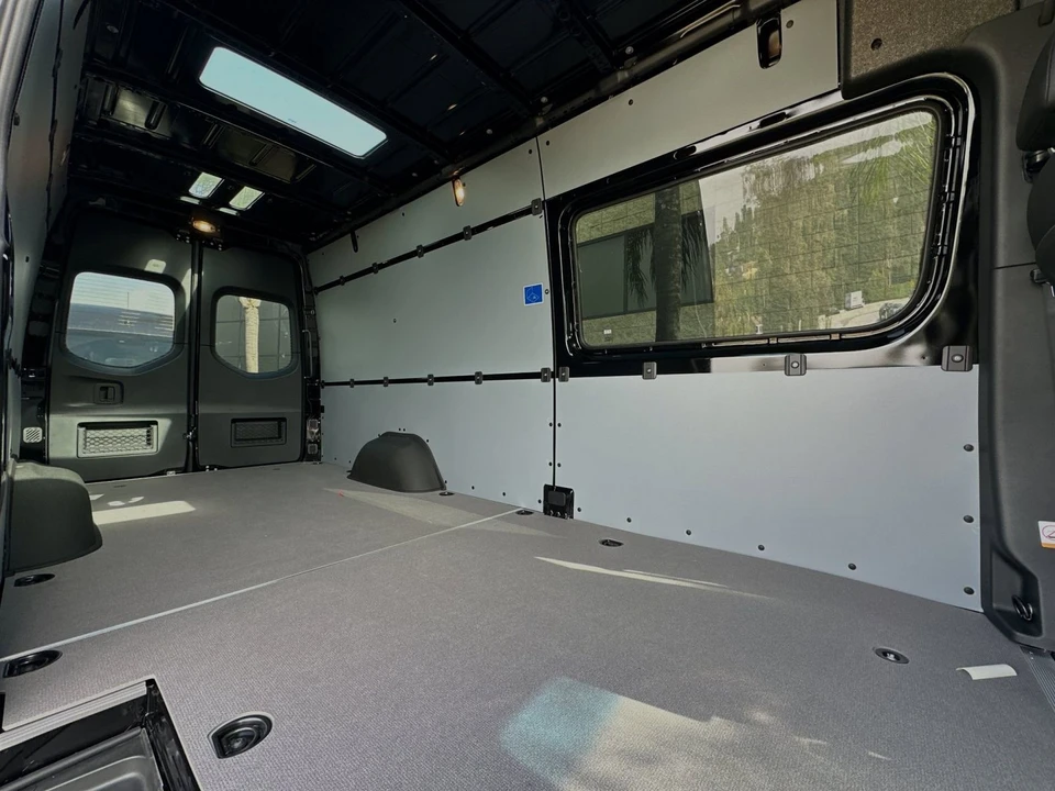 2024 Mercedes-Benz VS30 Sprinter - Image 11 of 21