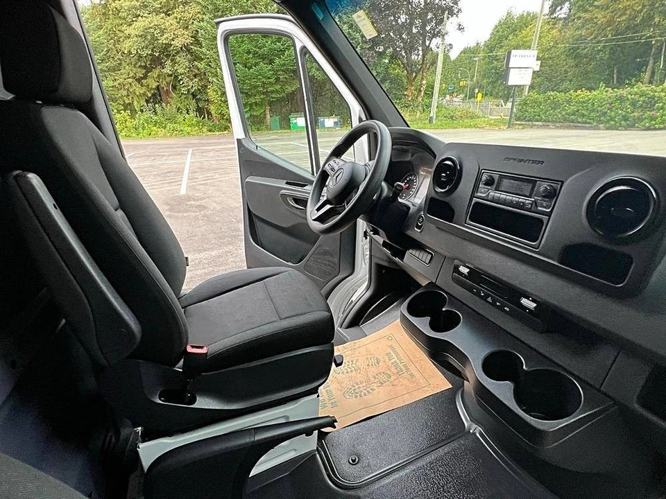2024 Mercedes-Benz VS30 Sprinter - Image 5 of 15
