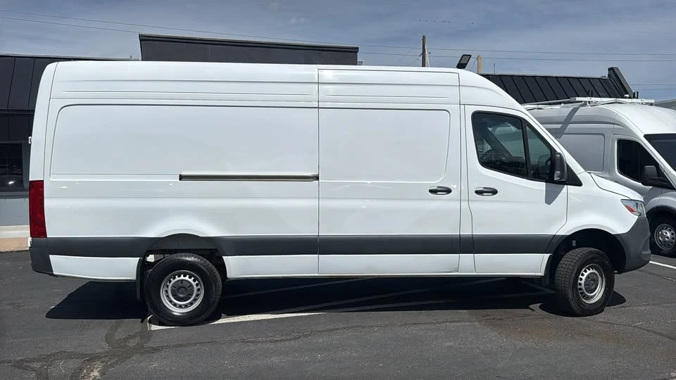 2024 Mercedes-Benz VS30 Sprinter - Image 2 of 20