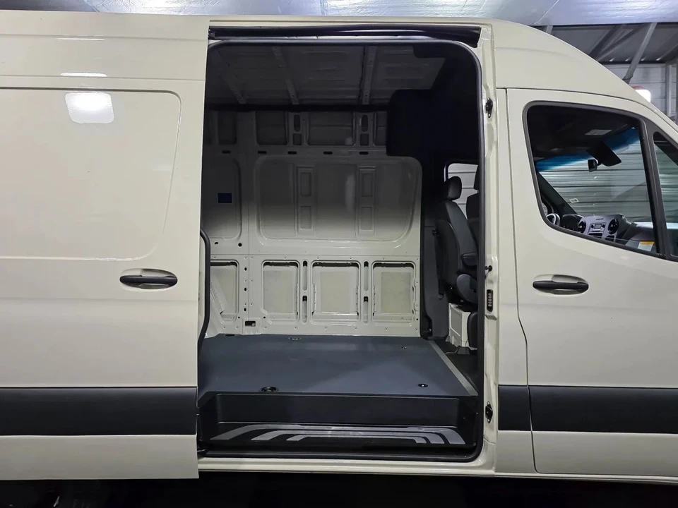 2024 Mercedes-Benz VS30 Sprinter - Image 10 of 12