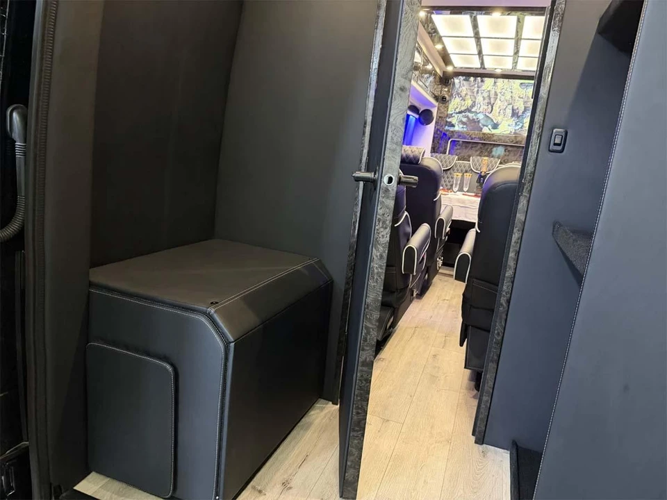 2024 Mercedes-Benz VS30 Sprinter - Image 9 of 21