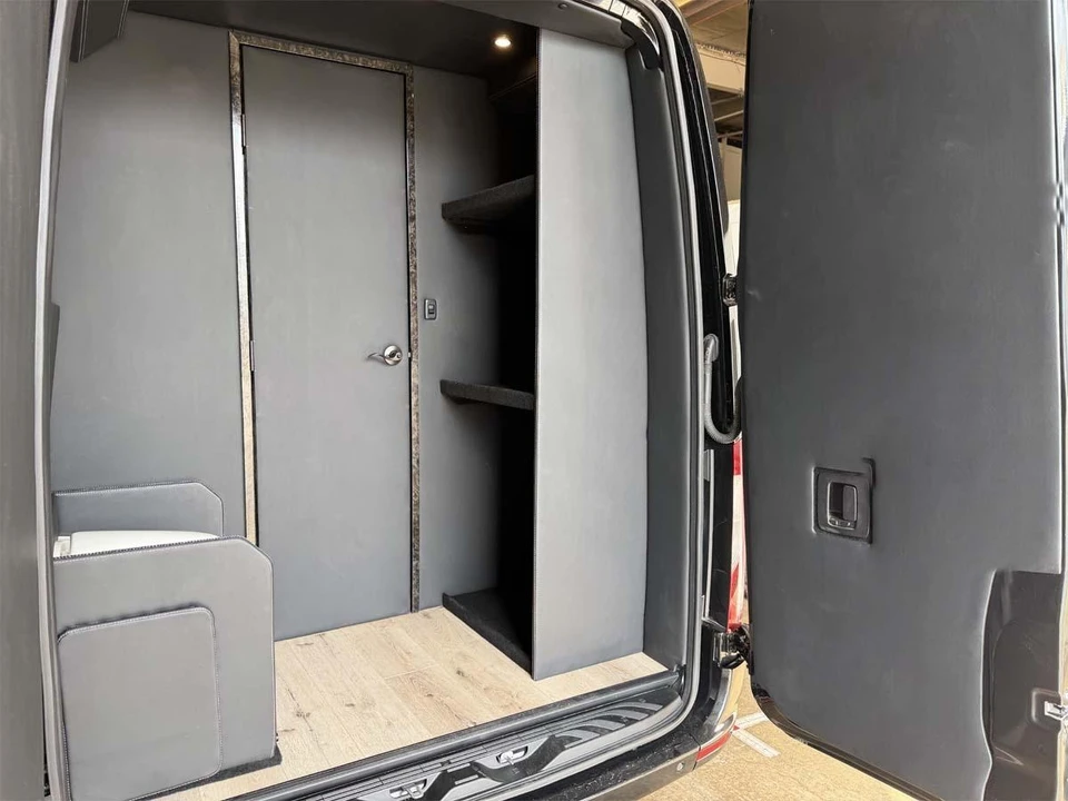 2024 Mercedes-Benz VS30 Sprinter - Image 18 of 21