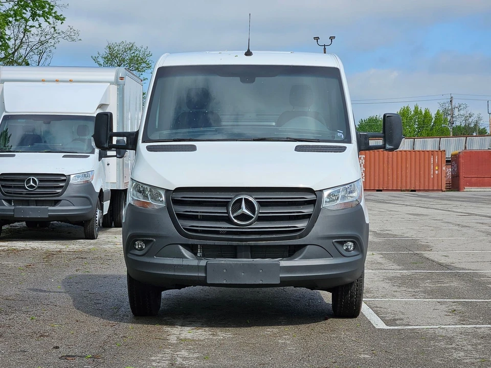2024 Mercedes-Benz VS30 Sprinter - Image 3 of 12