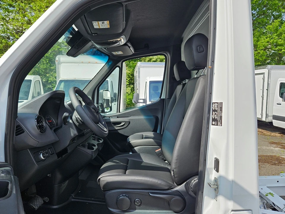 2024 Mercedes-Benz VS30 Sprinter - Image 10 of 12