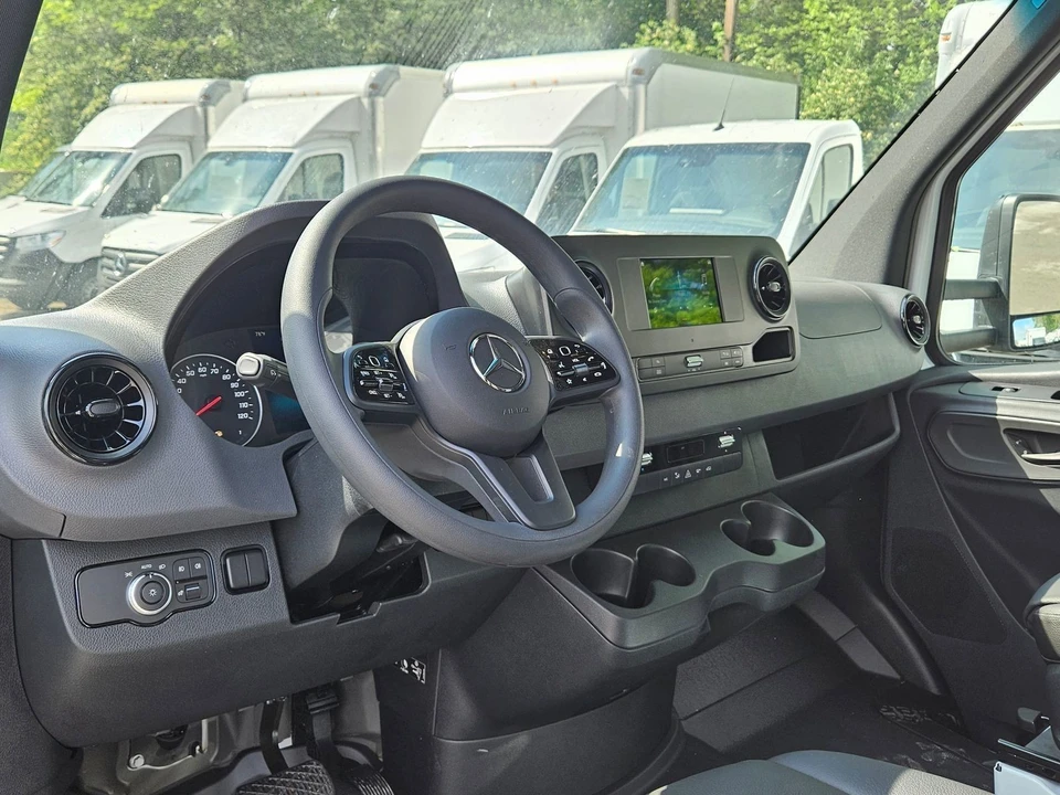 2024 Mercedes-Benz VS30 Sprinter - Image 13 of 21