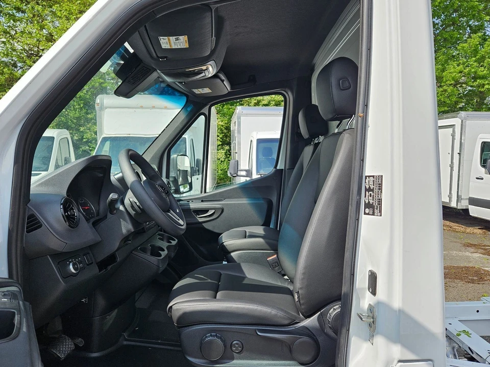 2024 Mercedes-Benz VS30 Sprinter - Image 12 of 21