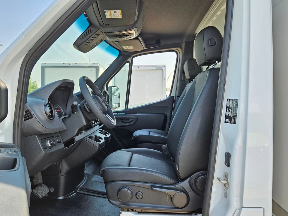 2024 Mercedes-Benz VS30 Sprinter - Image 2 of 12