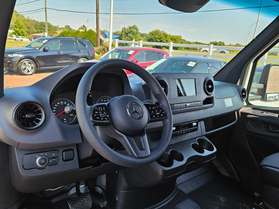 2024 Mercedes-Benz VS30 Sprinter - Image 15 of 21