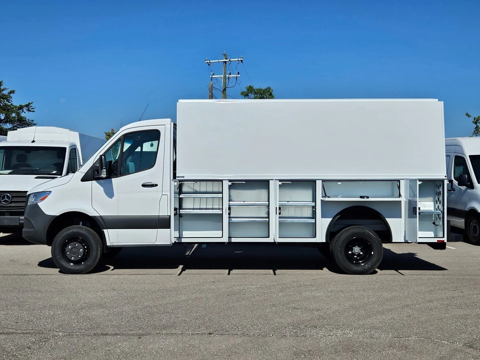 2024 Mercedes-Benz VS30 Sprinter - Image 2 of 12