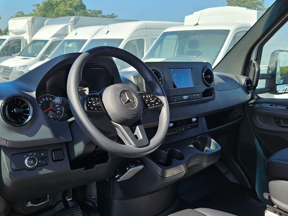 2024 Mercedes-Benz VS30 Sprinter - Image 18 of 21