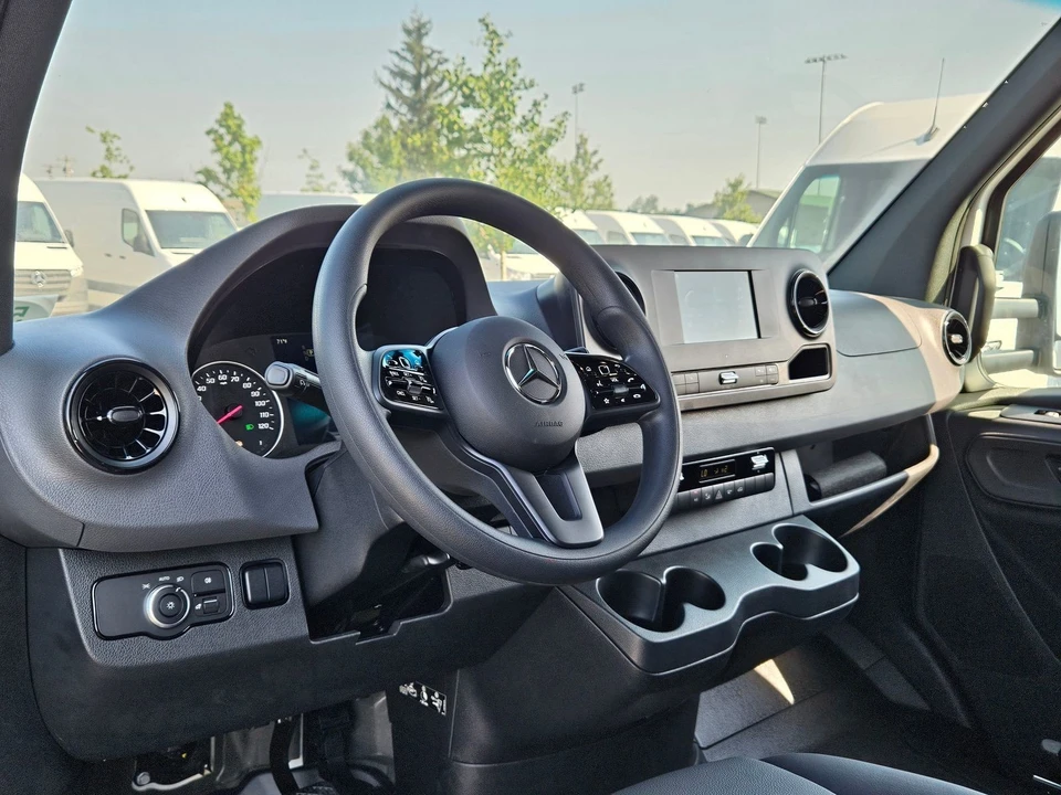 2024 Mercedes-Benz VS30 Sprinter - Image 17 of 21