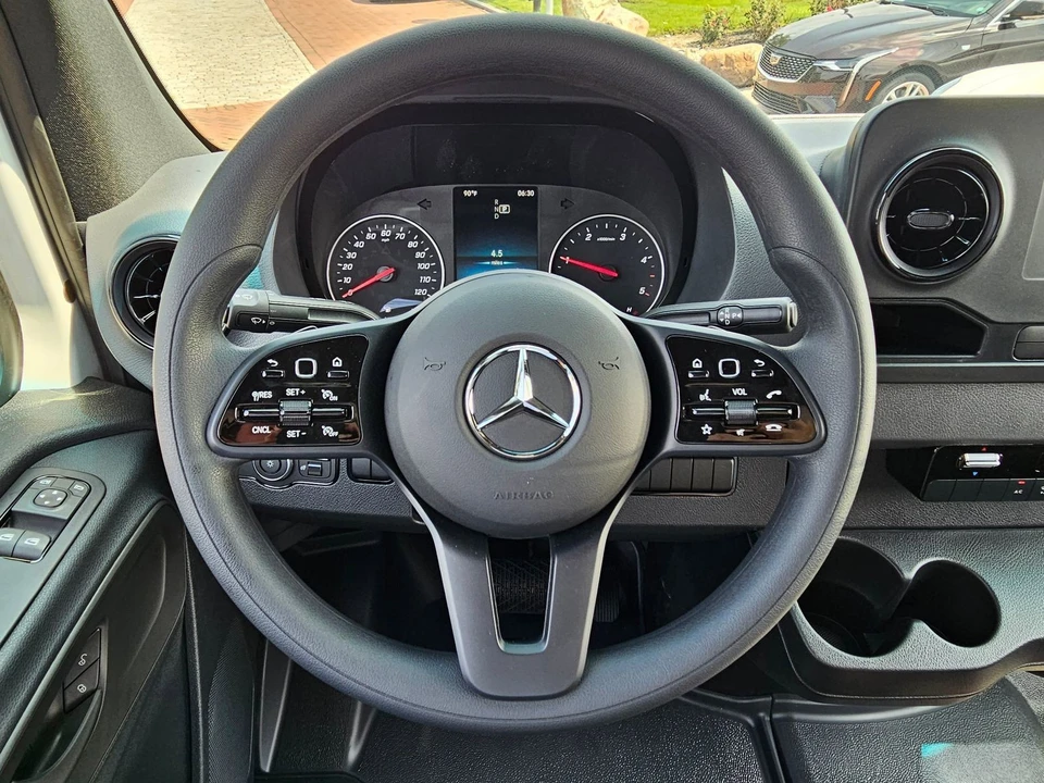 2024 Mercedes-Benz VS30 Sprinter - Image 18 of 21