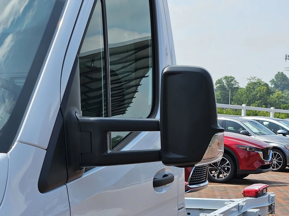 2024 Mercedes-Benz VS30 Sprinter - Image 8 of 12