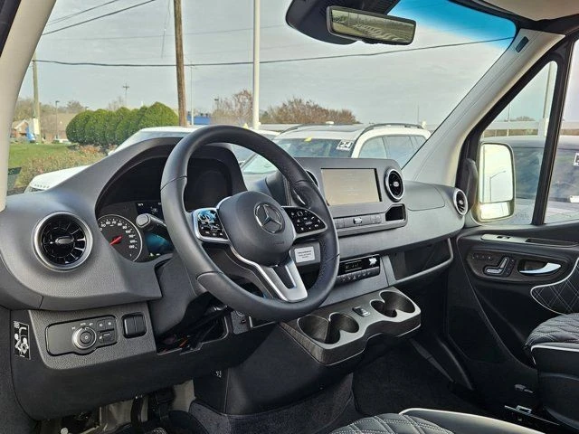 2024 Mercedes-Benz VS30 Sprinter - Image 18 of 21