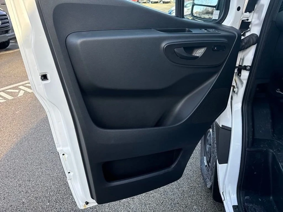 2024 Mercedes-Benz VS30 Sprinter - Image 10 of 12