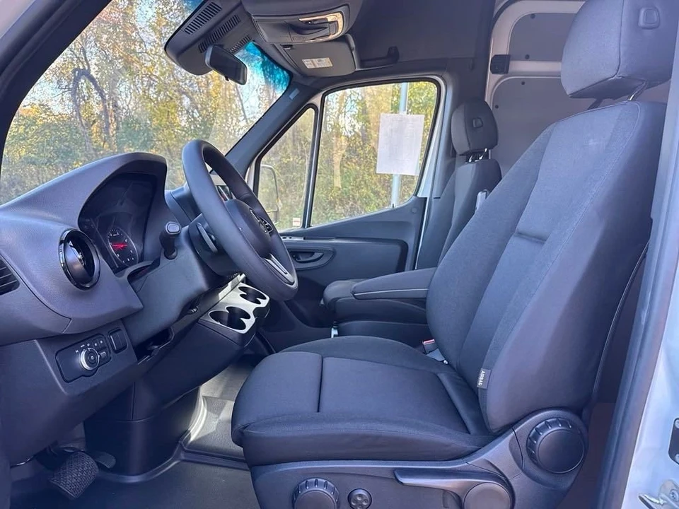 2024 Mercedes-Benz VS30 Sprinter - Image 9 of 12