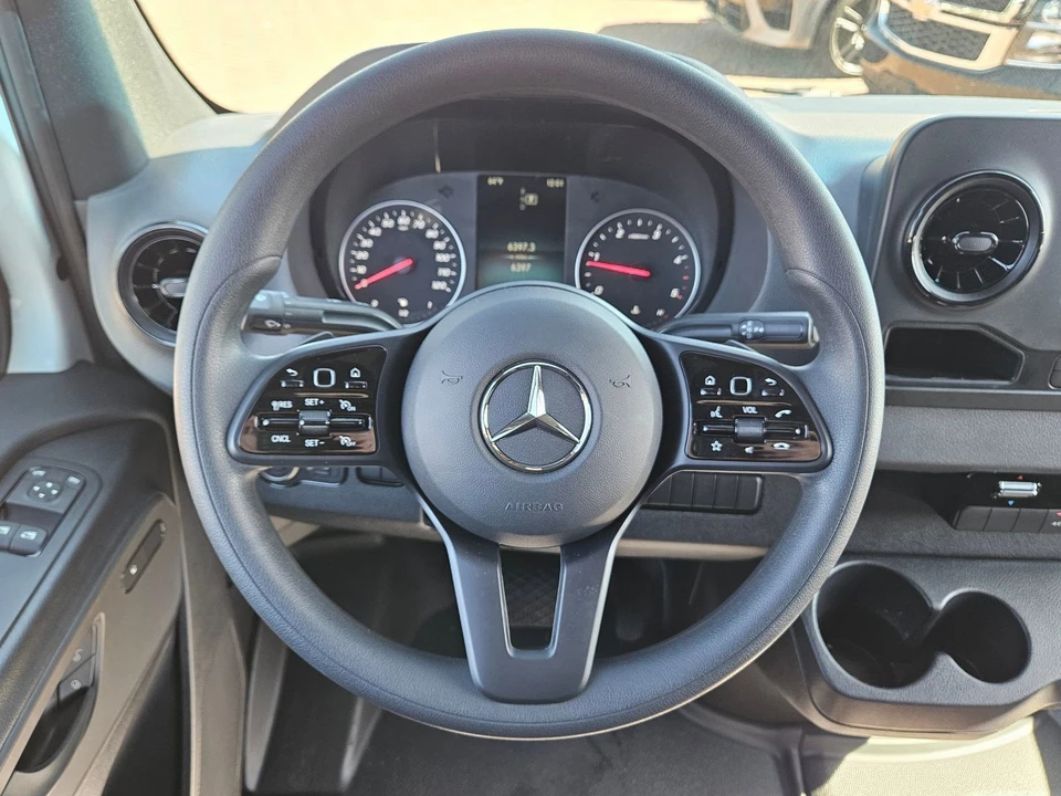 2024 Mercedes-Benz VS30 Sprinter - Image 14 of 21
