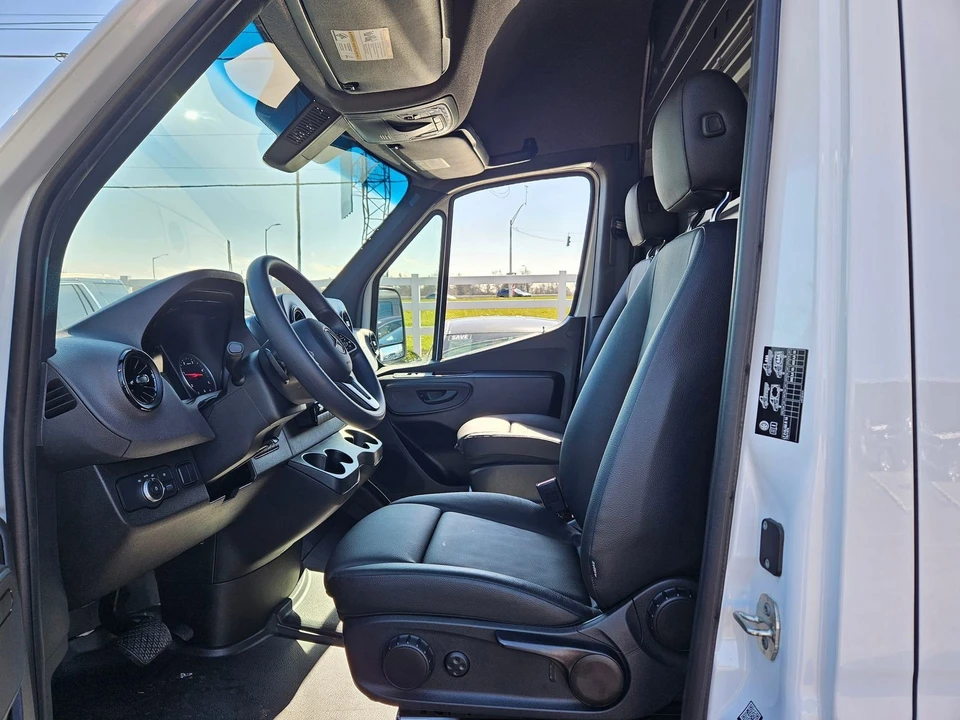 2024 Mercedes-Benz VS30 Sprinter - Image 11 of 21