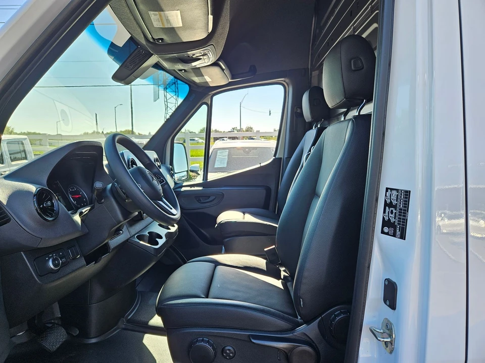 2024 Mercedes-Benz VS30 Sprinter - Image 11 of 12