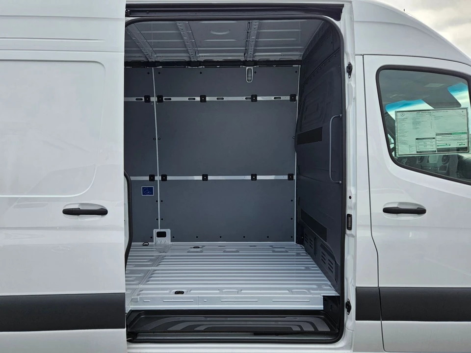 2024 Mercedes-Benz VS30 Sprinter - Image 3 of 21