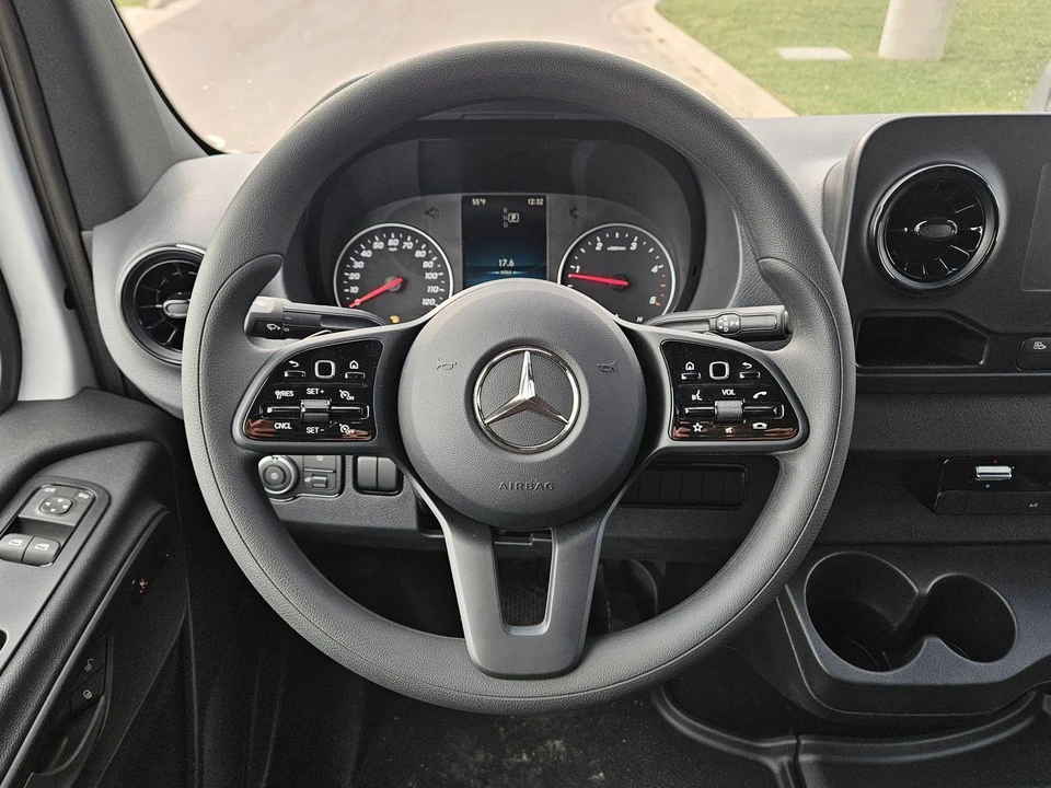 2024 Mercedes-Benz VS30 Sprinter - Image 16 of 21