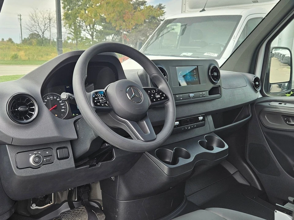 2024 Mercedes-Benz VS30 Sprinter - Image 15 of 21