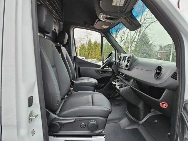 2024 Mercedes-Benz VS30 Sprinter - Image 11 of 12