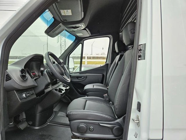 2024 Mercedes-Benz VS30 Sprinter - Image 10 of 12